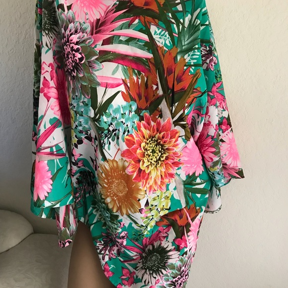 SALE!  BLACK BEAD Tropical Floral Print Asymetric Blouse S - Picture 3 of 9